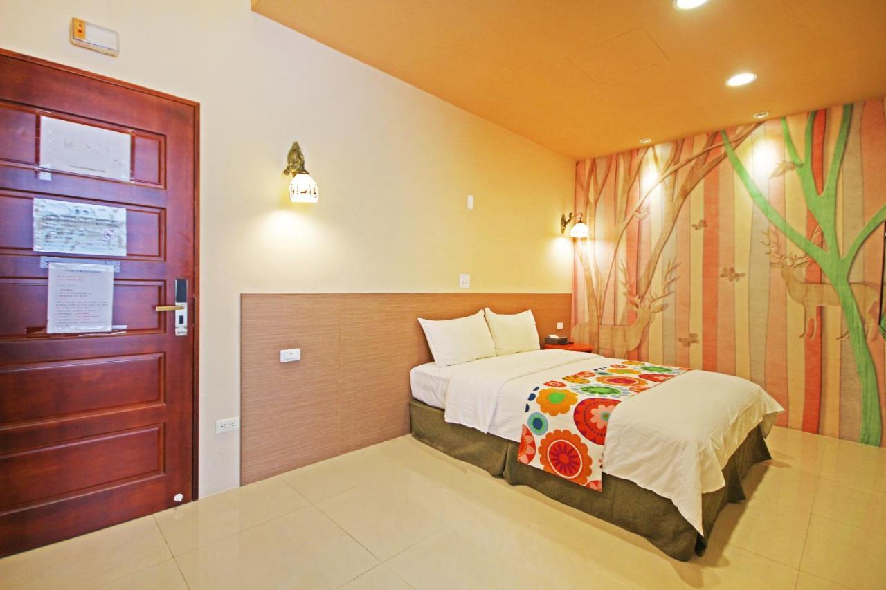 Fun Trip - Little Castle & Oscar B&B Taitung Экстерьер фото