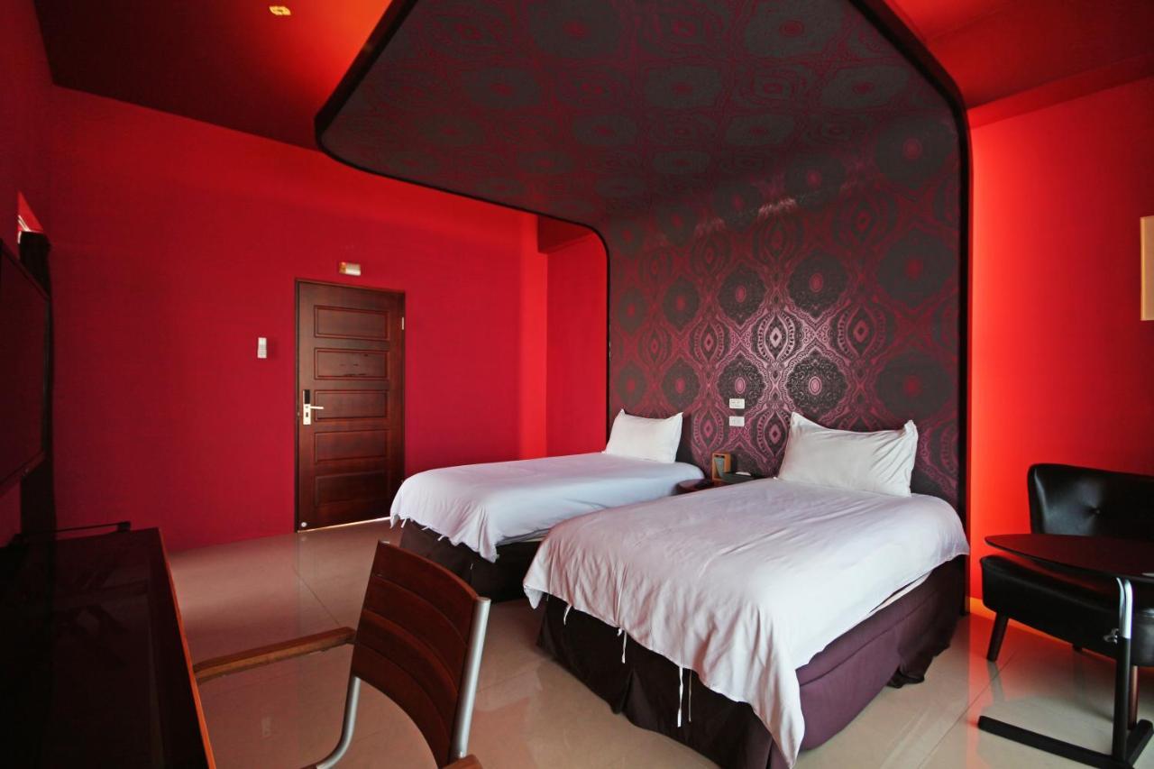Fun Trip - Little Castle & Oscar B&B Taitung Экстерьер фото