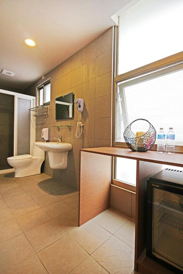 Fun Trip - Little Castle & Oscar B&B Taitung Экстерьер фото