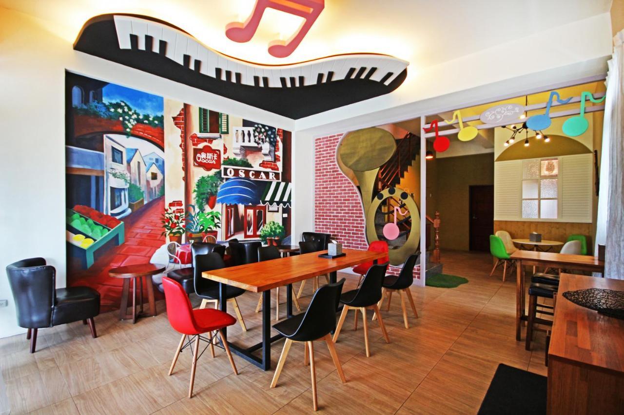 Fun Trip - Little Castle & Oscar B&B Taitung Экстерьер фото