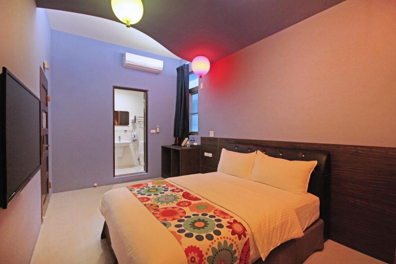Fun Trip - Little Castle & Oscar B&B Taitung Экстерьер фото